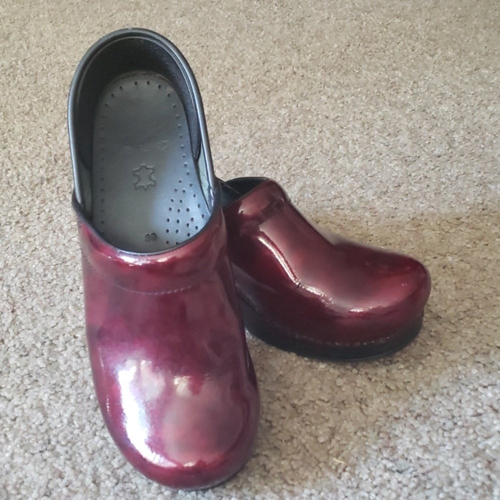 Marbled maroon Dansko clogs size 39